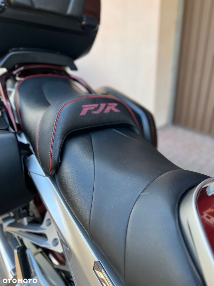 Yamaha FJR - 16
