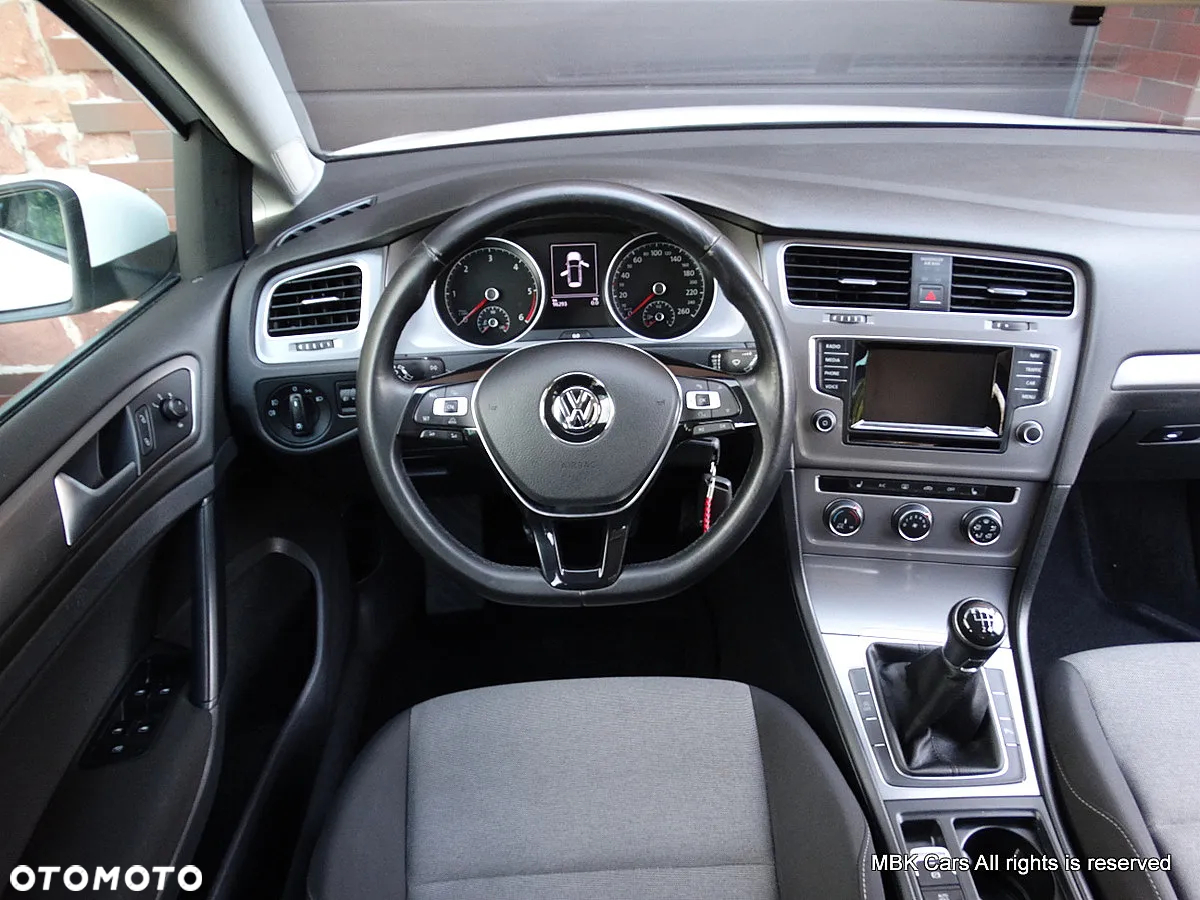 Volkswagen Golf 1.6 TDI BlueMotion Technology Comfortline - 23