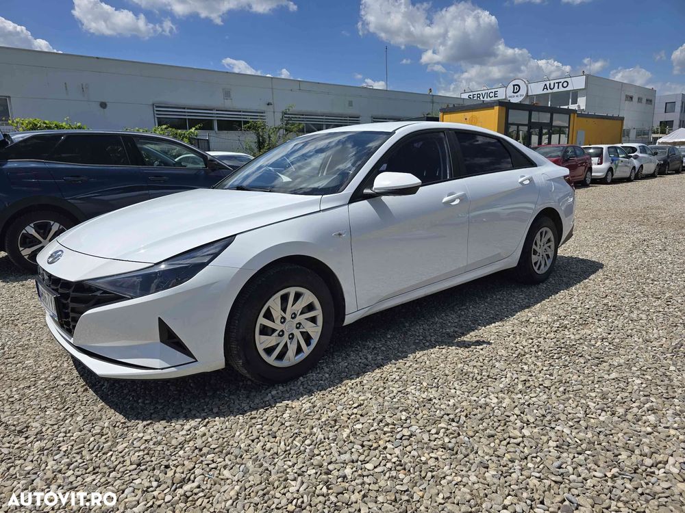 Hyundai Elantra - 7