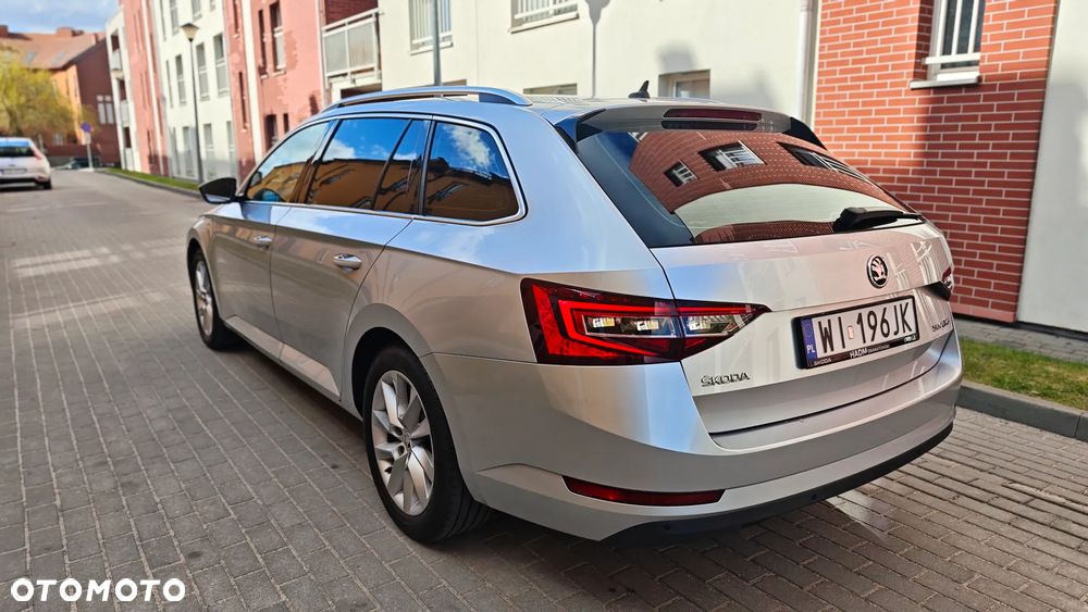 Skoda Superb 2.0 TDI SCR Ambition - 7