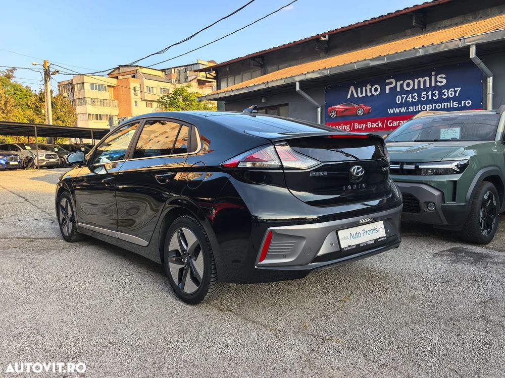Hyundai IONIQ - 12
