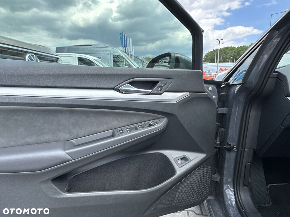 Volkswagen Golf - 11