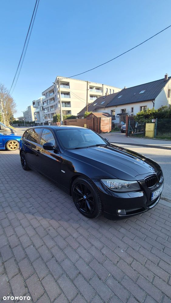 BMW Seria 3 320d DPF Efficient Dynamics Edition - 1