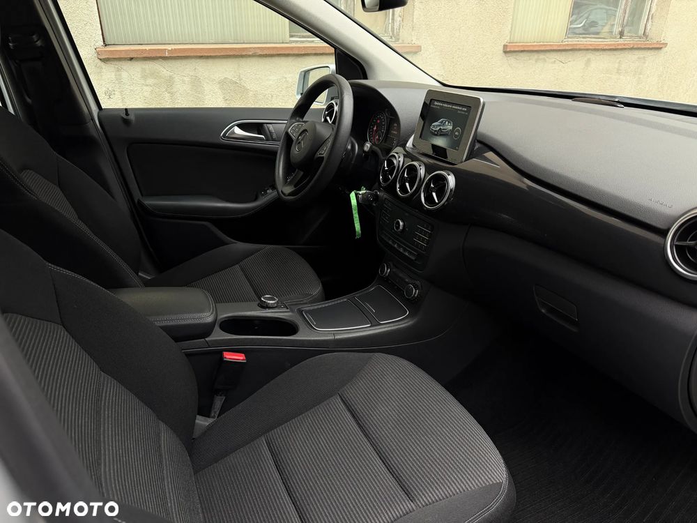 Mercedes-Benz Klasa B 180 (BlueEFFICIENCY) 7G-DCT - 24