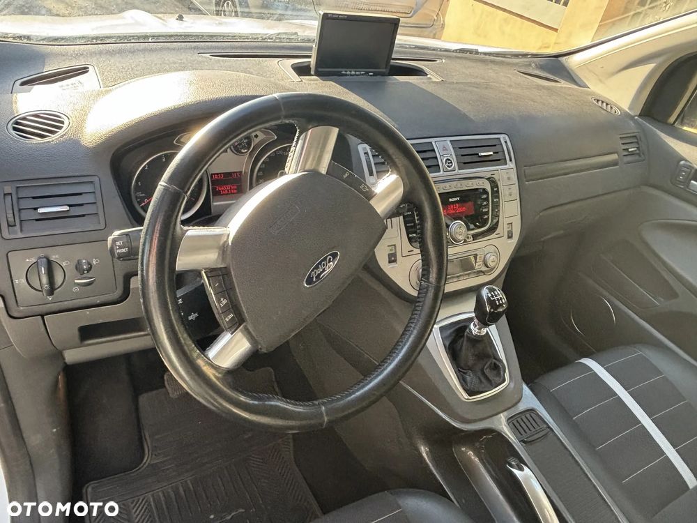 Ford Kuga 2.0 TDCi 4x4 Titanium - 12