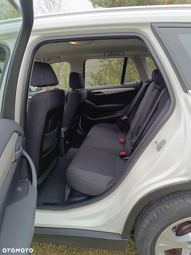 BMW X1 sDrive18d xLine - 27