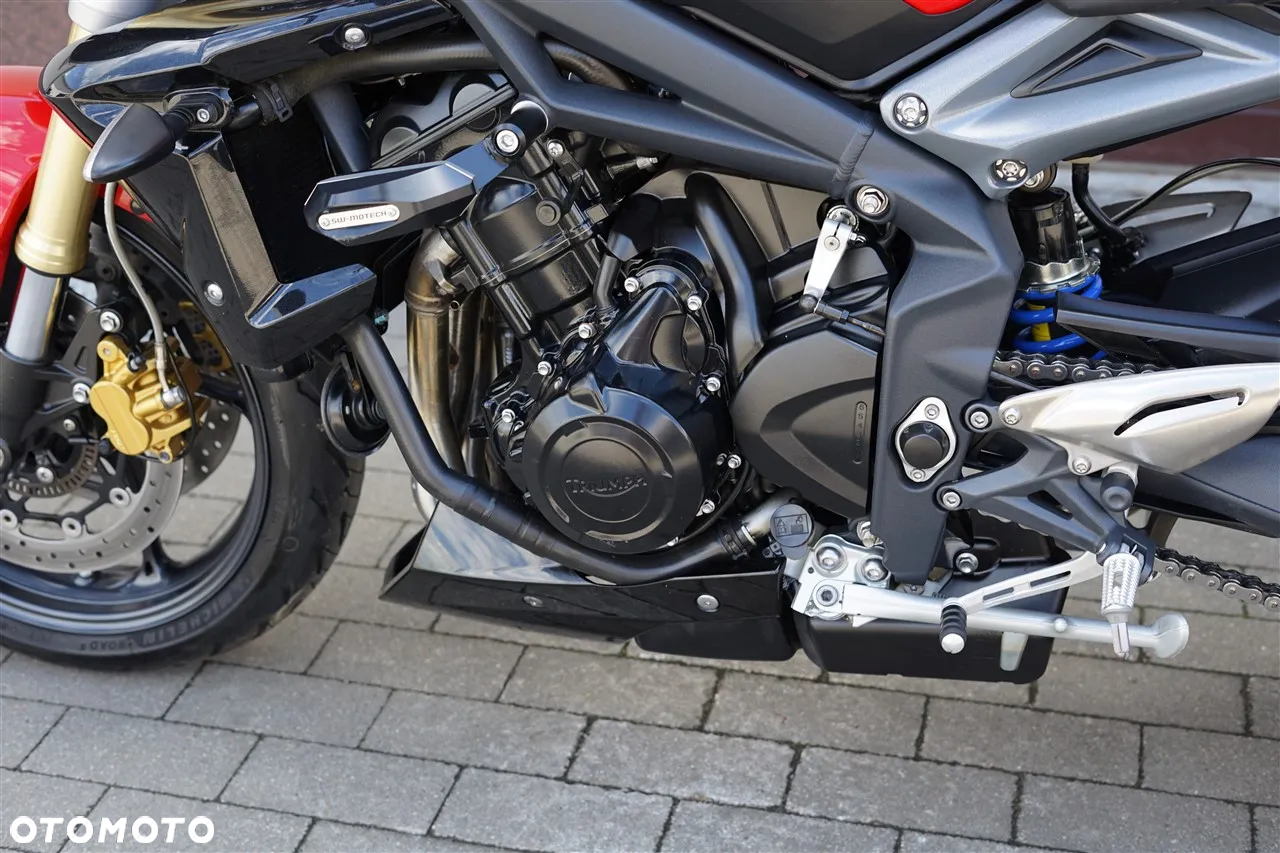 Triumph Street Triple - 28