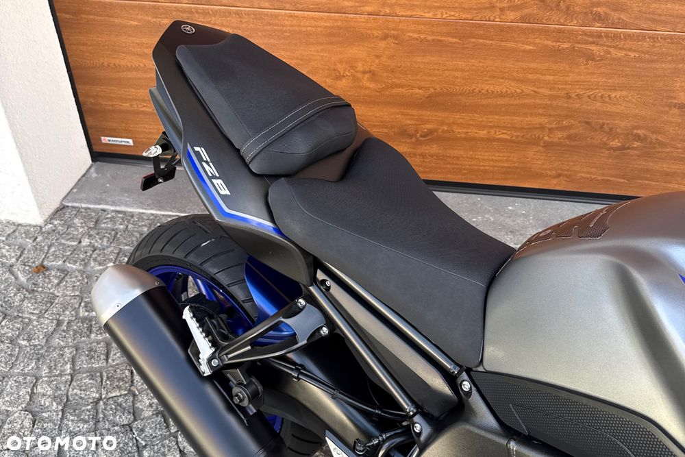 Yamaha FZ8 - 10