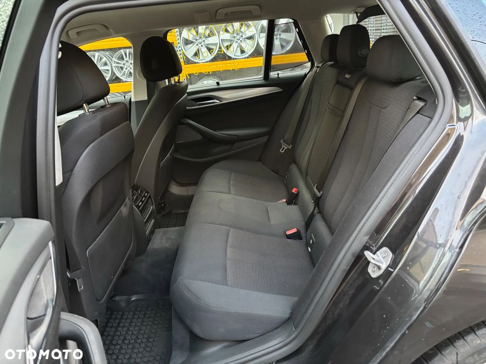 BMW Seria 5 520d - 23