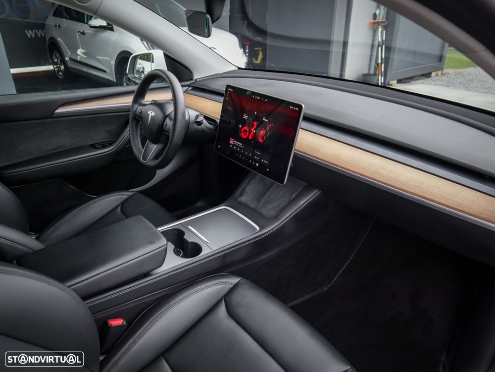 Tesla Model Y Performance Tração Integral - 33