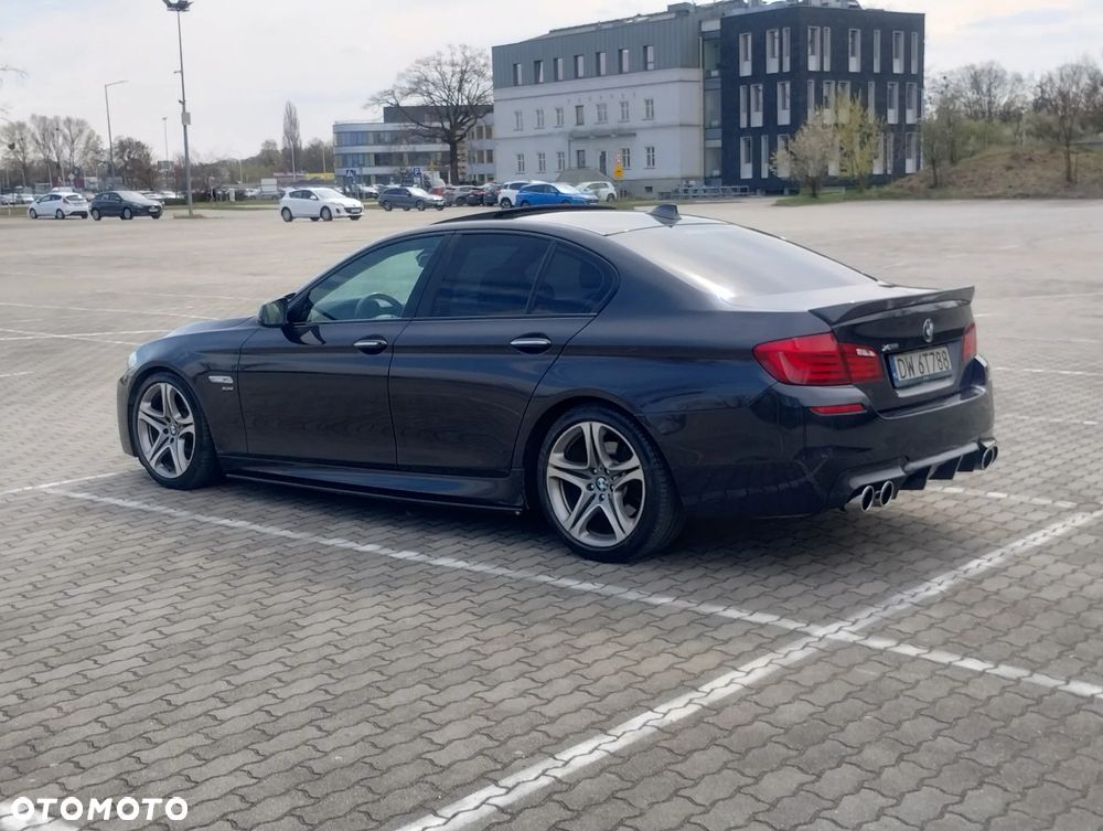BMW Seria 5 528i xDrive Sport-Aut - 14
