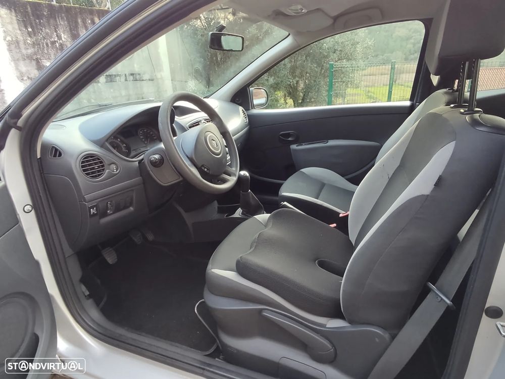 Renault Clio 1.2 Confort Authentique GPL - 8