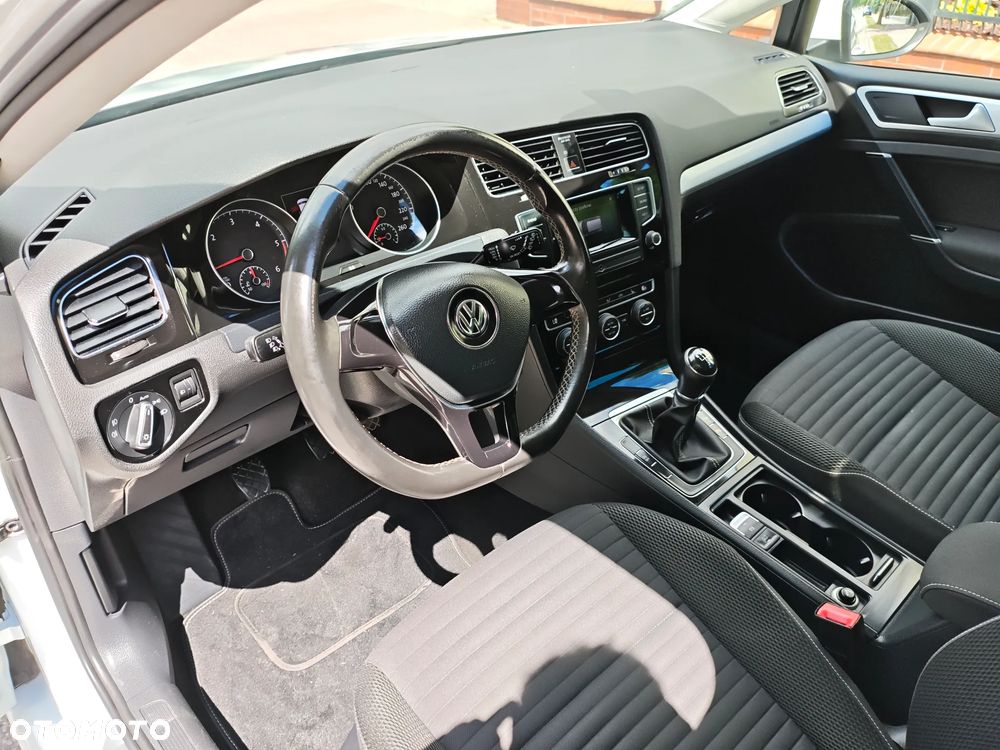 Volkswagen Golf 1.6 TDI BlueMotion Technology Cup - 19