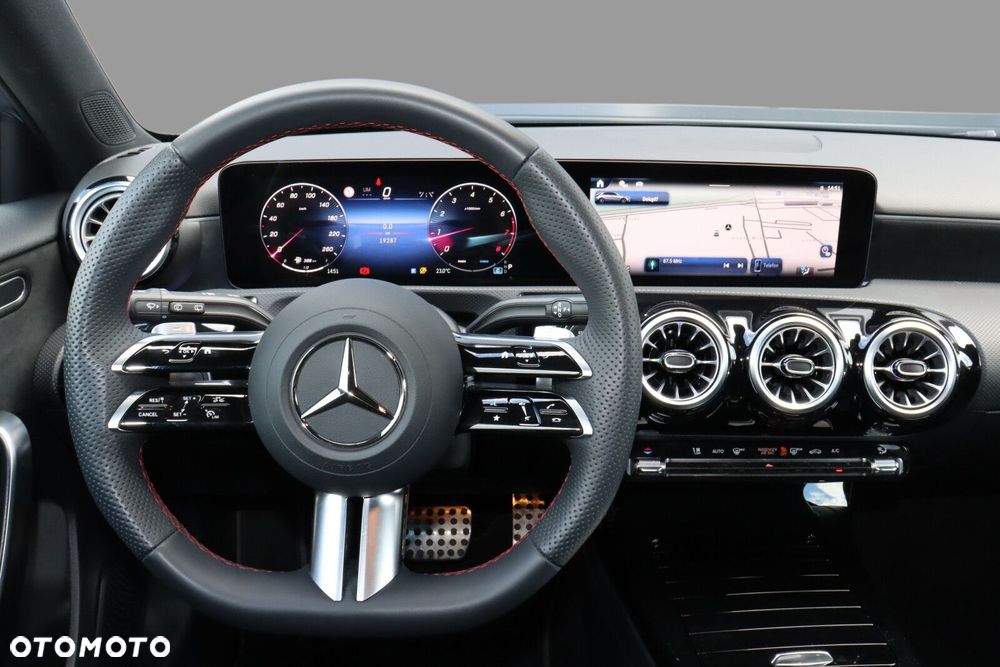 Mercedes-Benz Klasa A 200 AMG Line 7G-DCT - 15