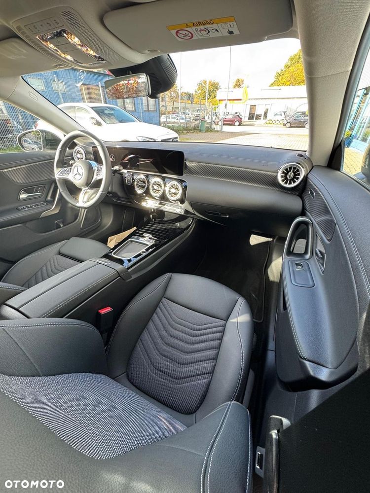 Mercedes-Benz CLA 180 7G-DCT Edition Progressive Line - 8