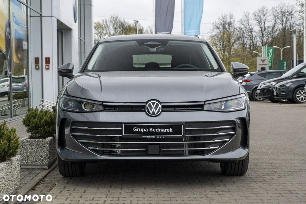 Volkswagen Passat - 4