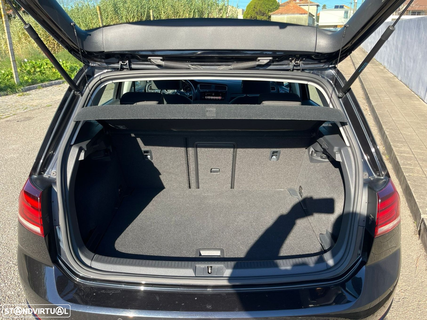 VW Golf 1.6 TDI R-Line DSG - 29