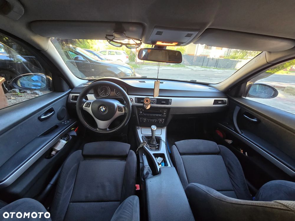 BMW Seria 3 320i - 6