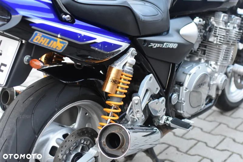 Yamaha XJR - 11