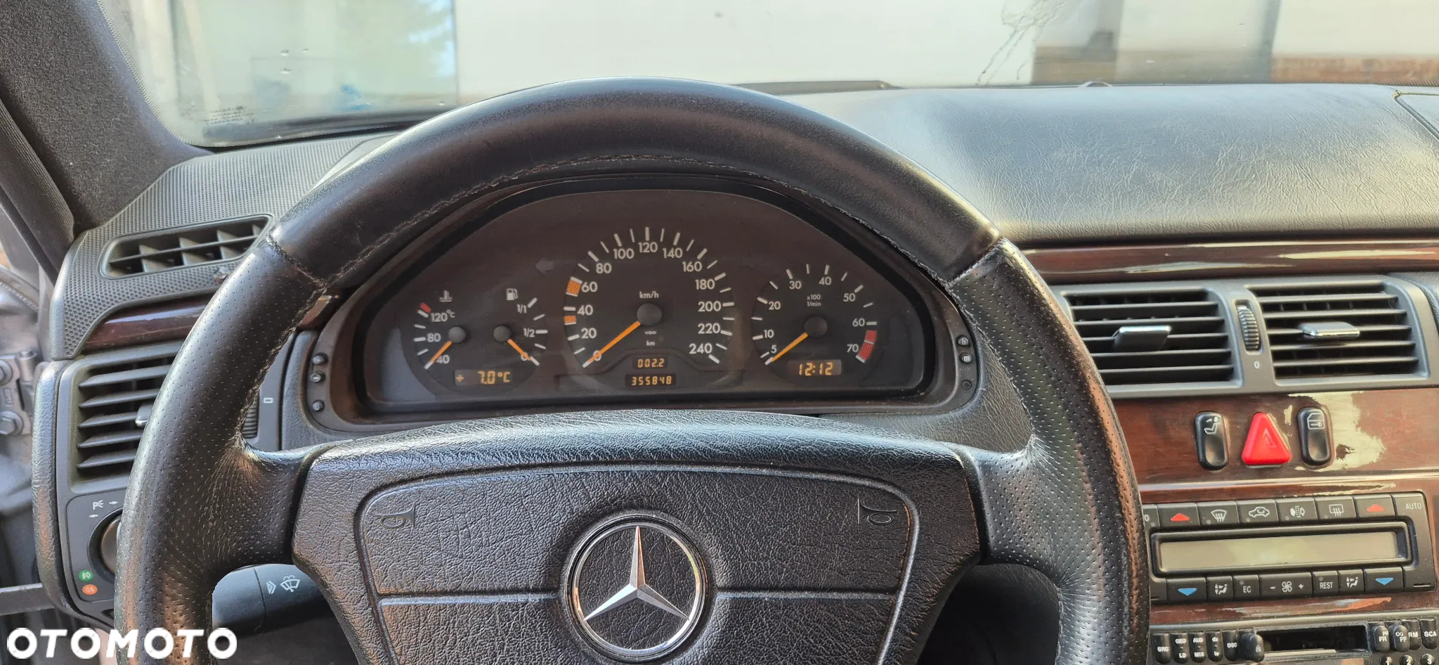 Mercedes-Benz Klasa E 200 T - 4