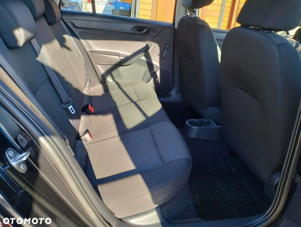 Skoda RAPID 1.2 Active - 22