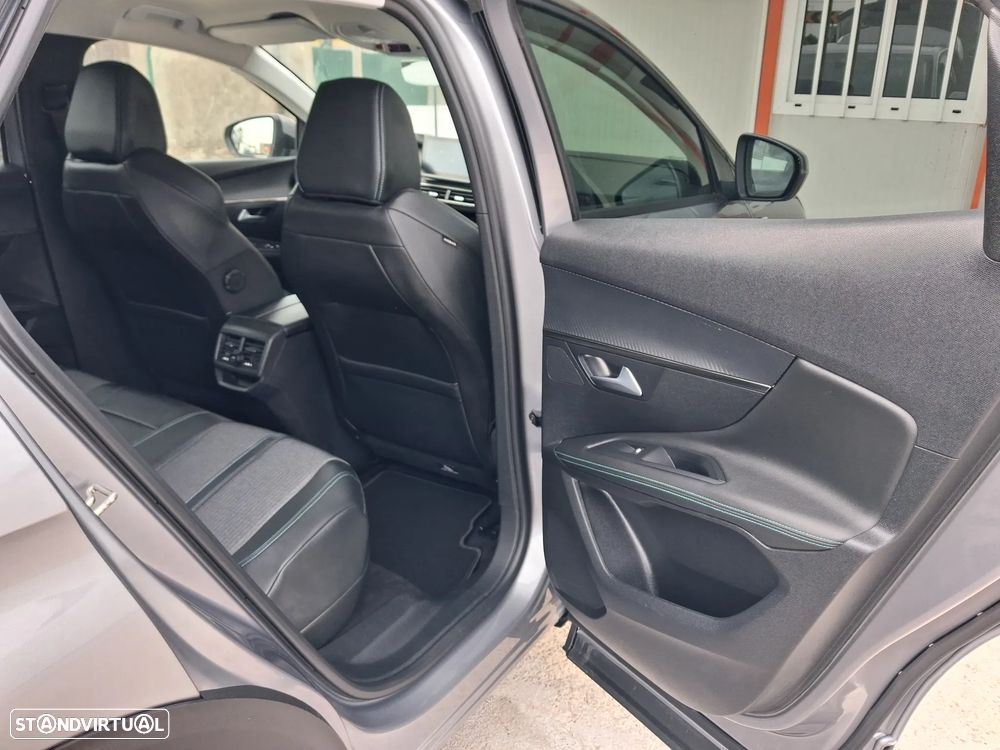 Peugeot 3008 225 e-EAT8 Allure Pack - 32