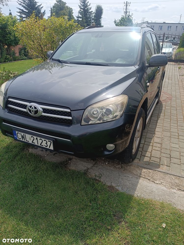Toyota RAV4 - 1
