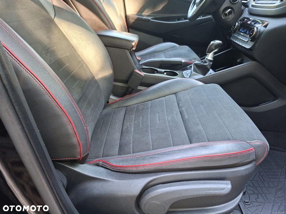Hyundai Tucson 1.6 Turbo 4WD Intro Edition - 37