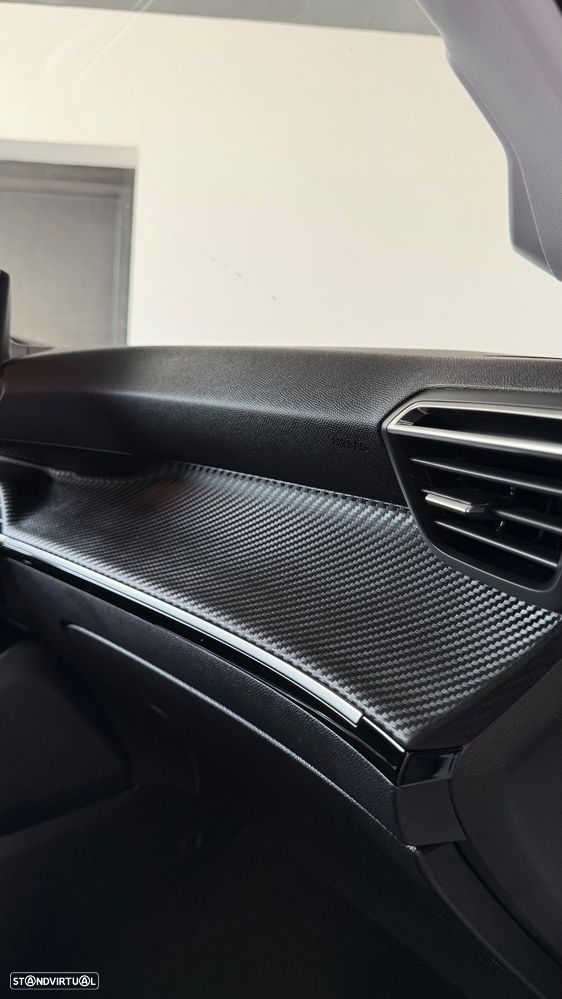 Peugeot 208 1.2 Hybrid Allure e-DCS6 - 29