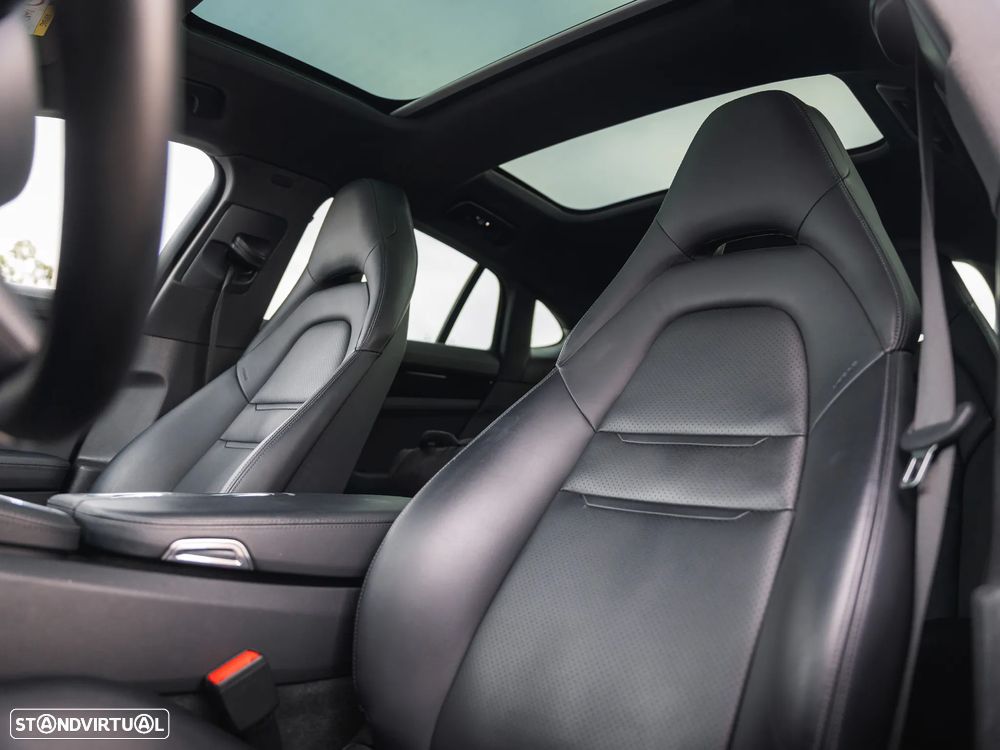 Porsche Panamera 4 E-Hybrid - 26