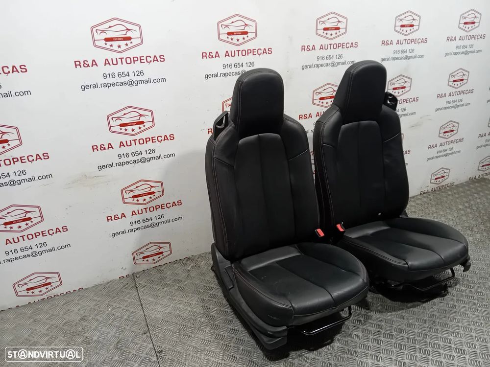 Conjunto de Bancos Mazda MX-5 NC em Pele Original - 11