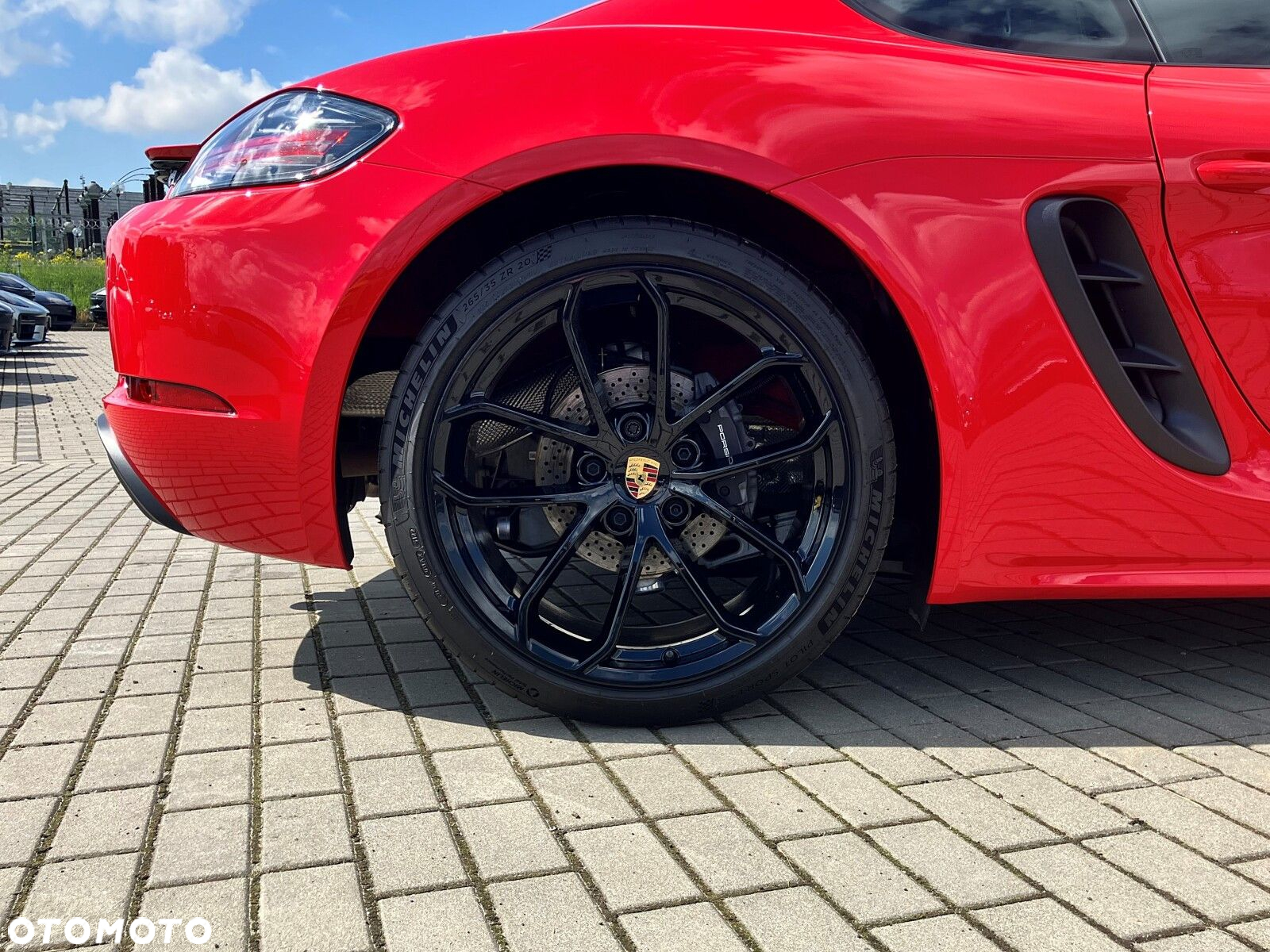 Porsche 718 Cayman - 15