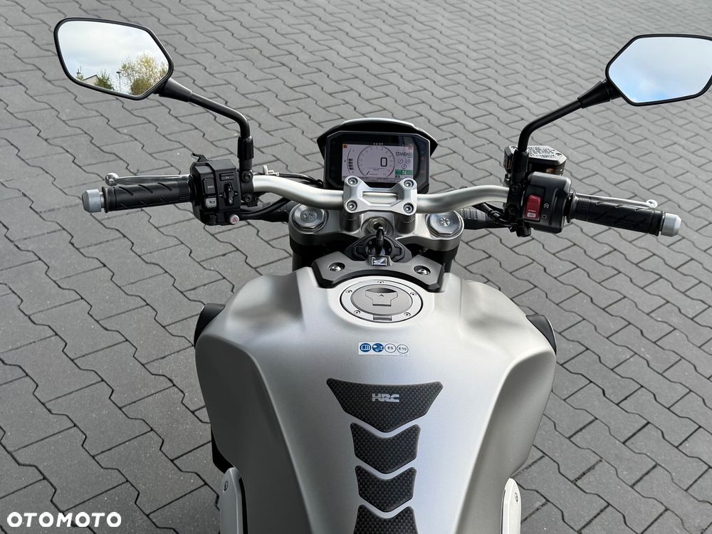 Honda CB - 23