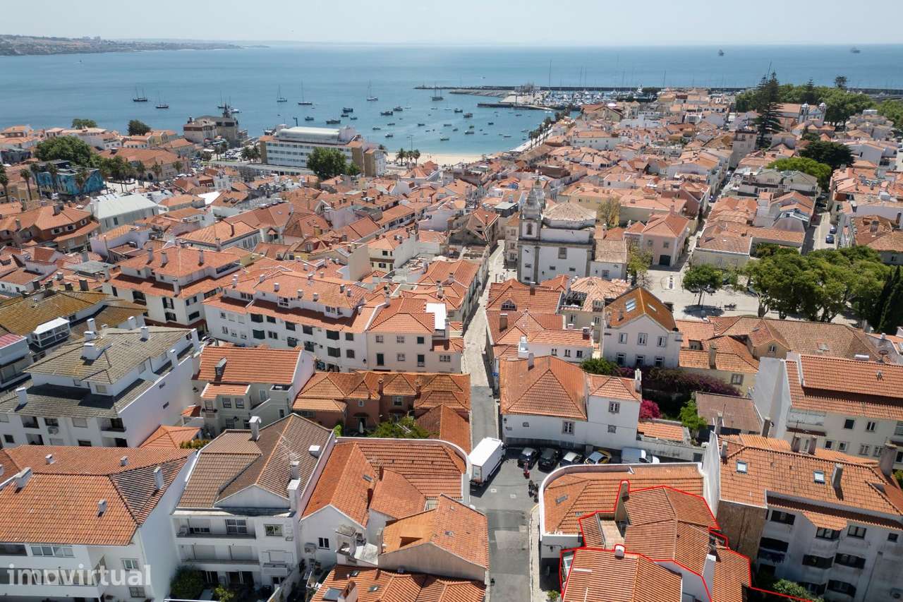 Moradia T5 com Pátio, Vista Mar e Estacionamento no Centro de Cascais - Grande imagem: 2/24