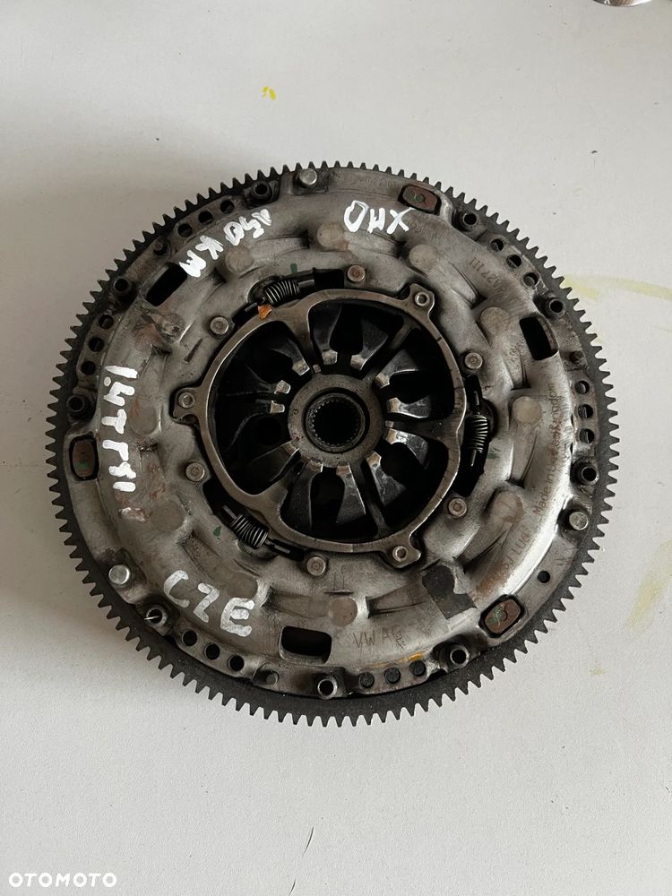 AUDI A3 8V LIFT 1.4 TSI koło dwumasowe sprzęgło XMO 04E105264B - 2