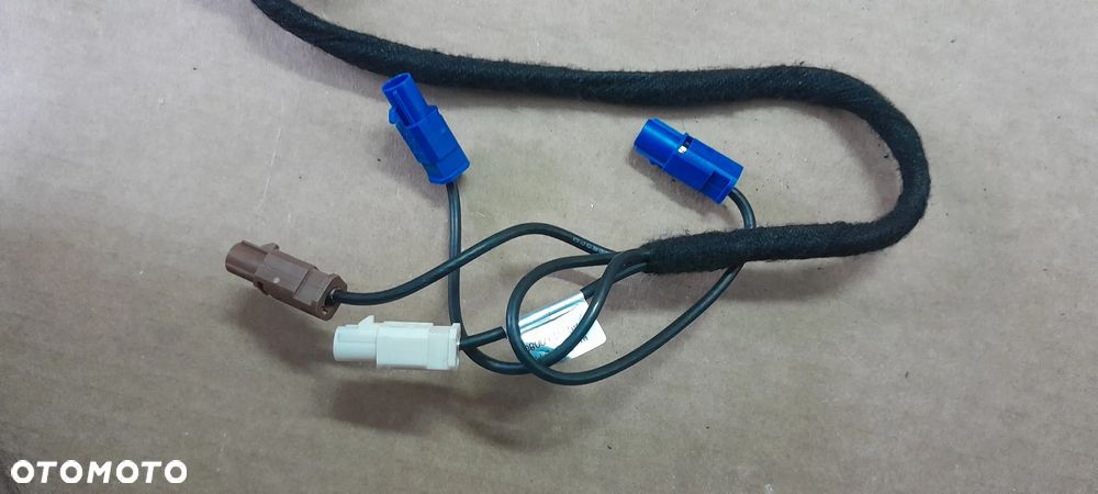 ANTENA DACHOWA PŁETWA REKINA RENAULT CAPTUR II  282169284R - 2