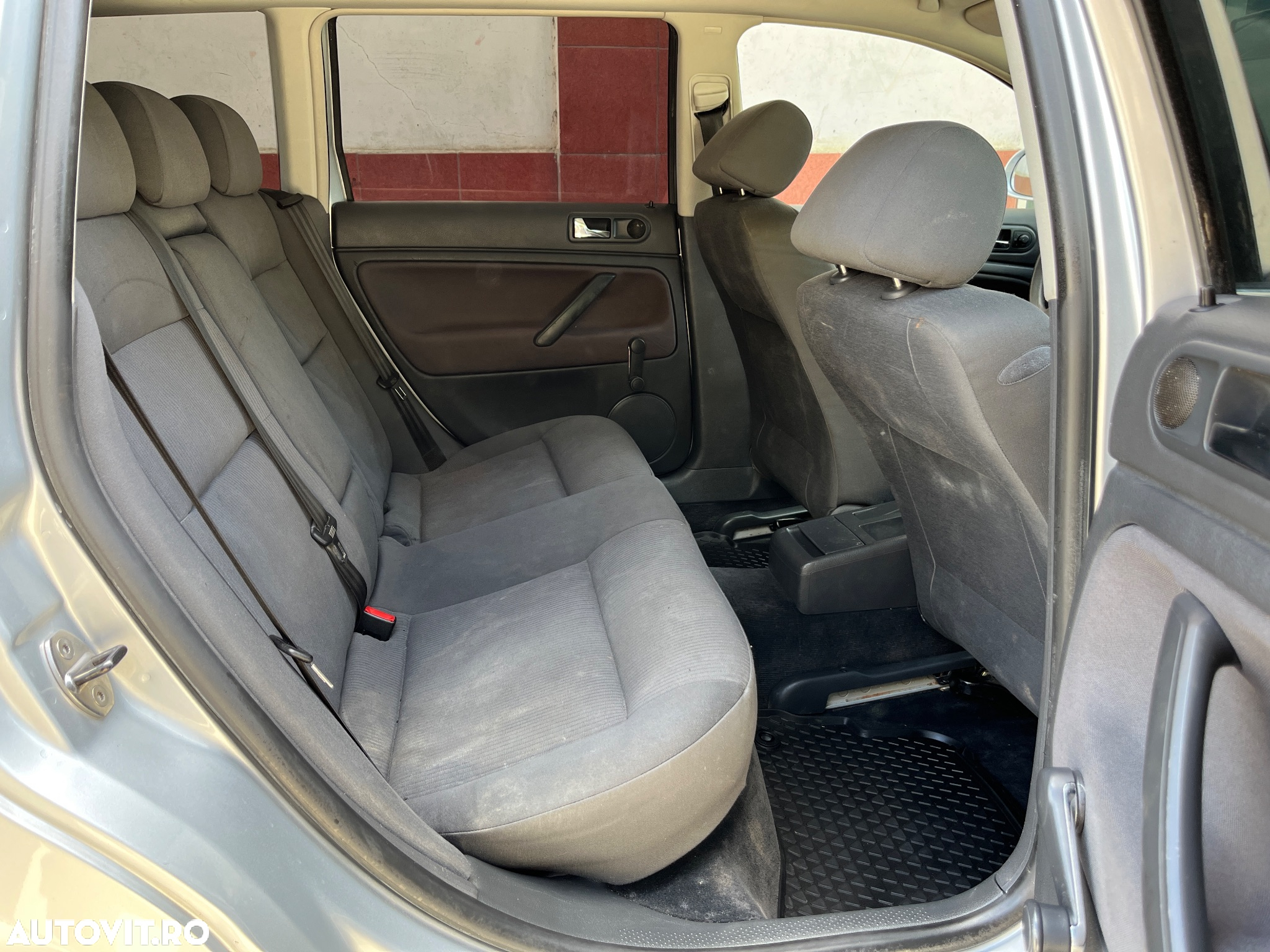 Volkswagen Passat Variant 1.9TDI Trendline Aut - 9