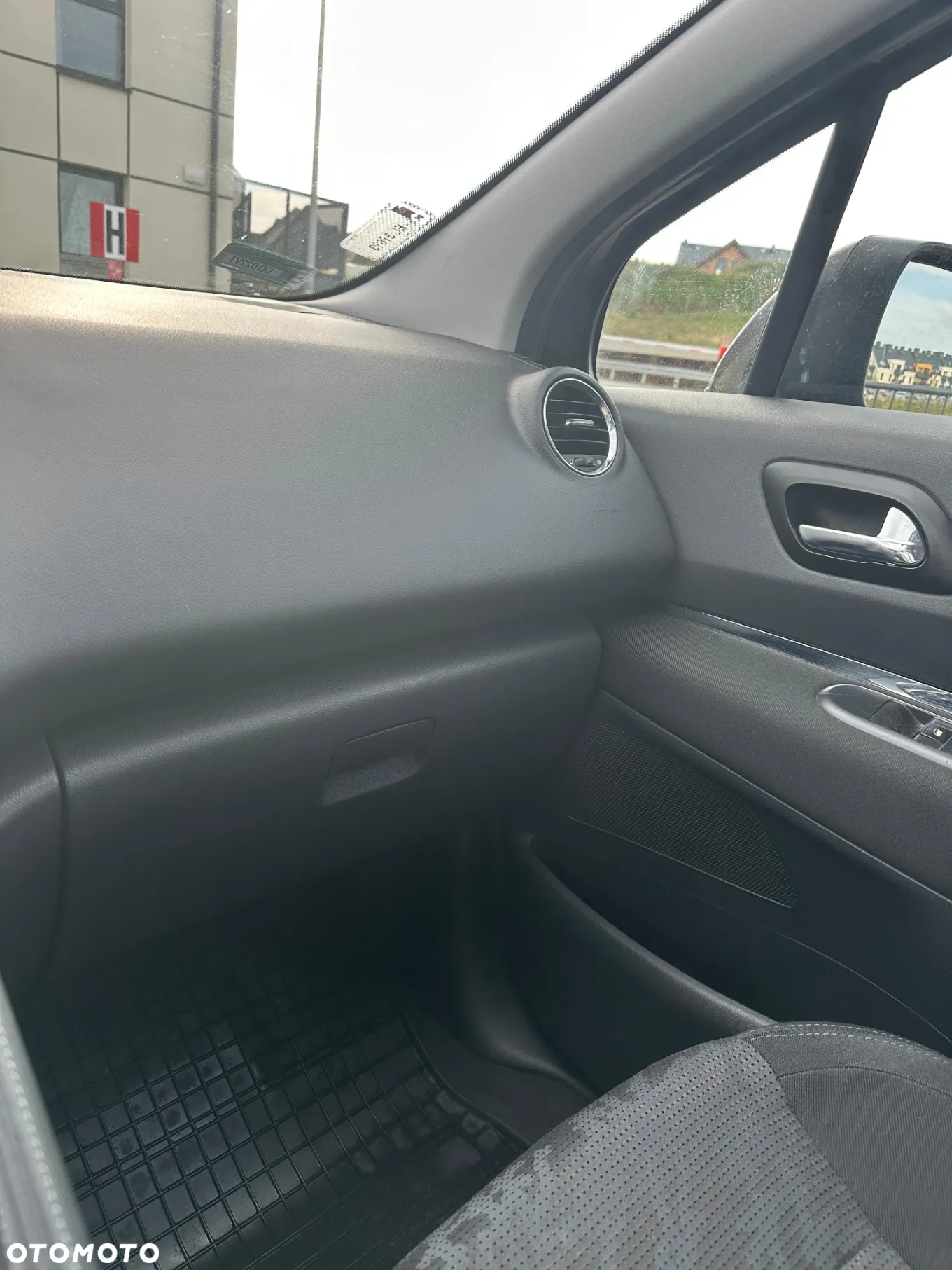 Peugeot 3008 1.6 Premium+ - 21