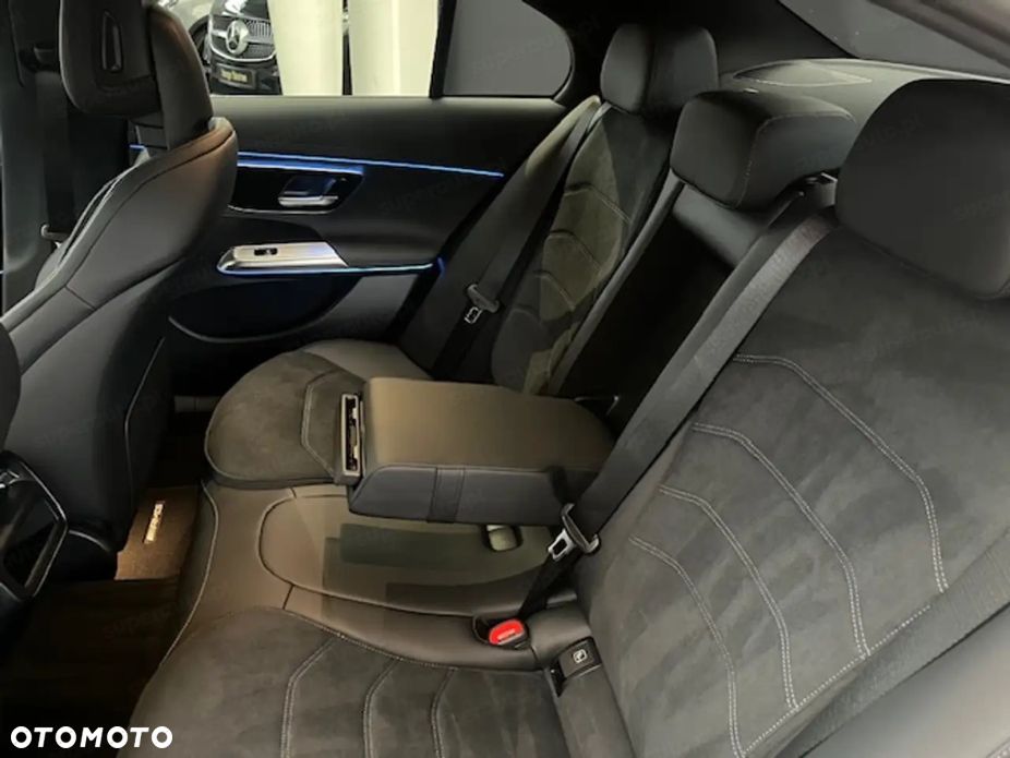 Mercedes-Benz Klasa E 220 d mHEV 4-Matic AMG 9G-Tronic - 14