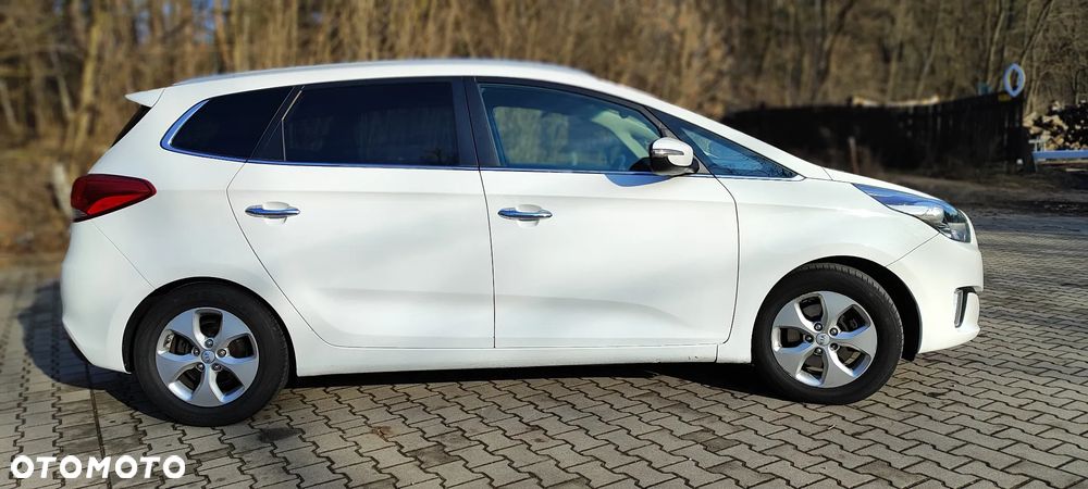 Kia Carens - 7