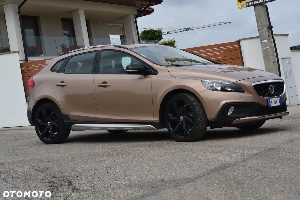 Volvo V40 Cross Country D3 Geartronic Momentum - 1
