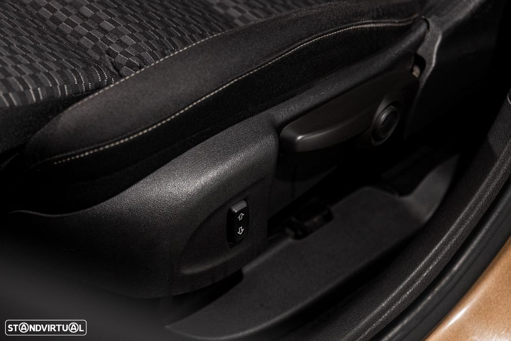 Opel Astra 1.6 CDTI Dynamic S/S - 24