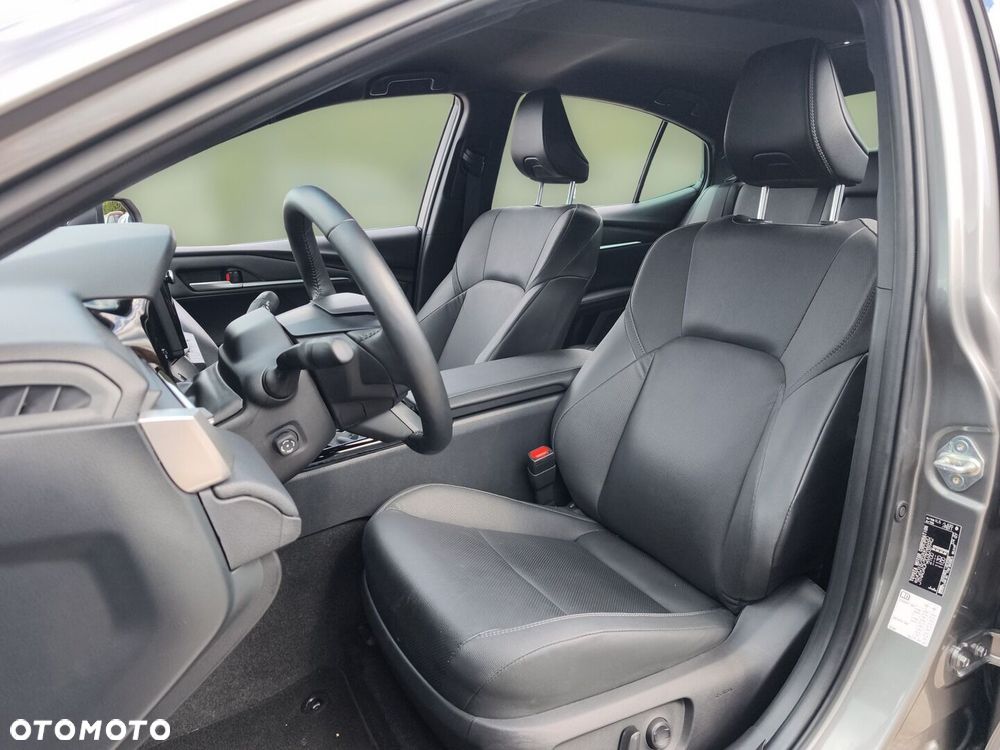 Toyota Camry - 18