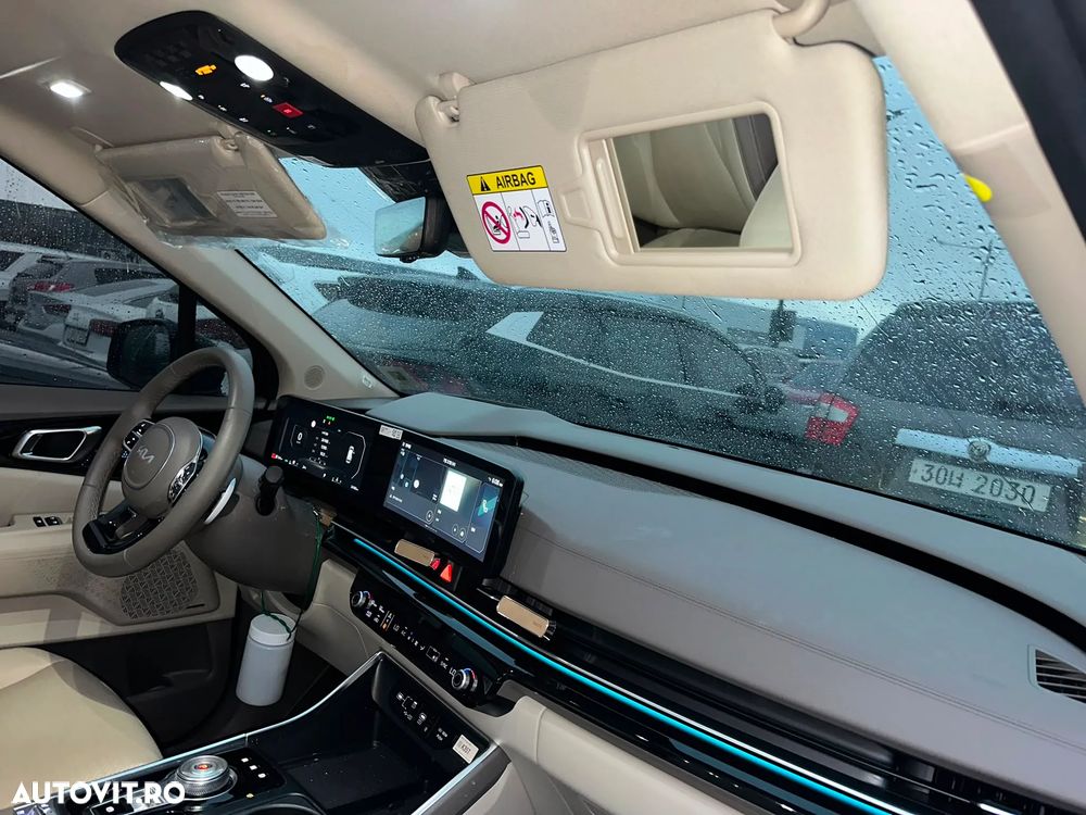 Kia Carnival - 9