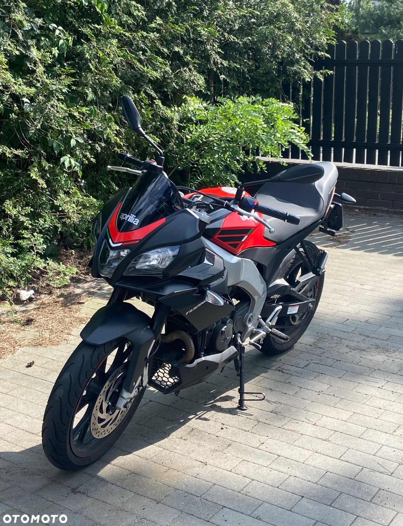 Aprilia Tuono - 1