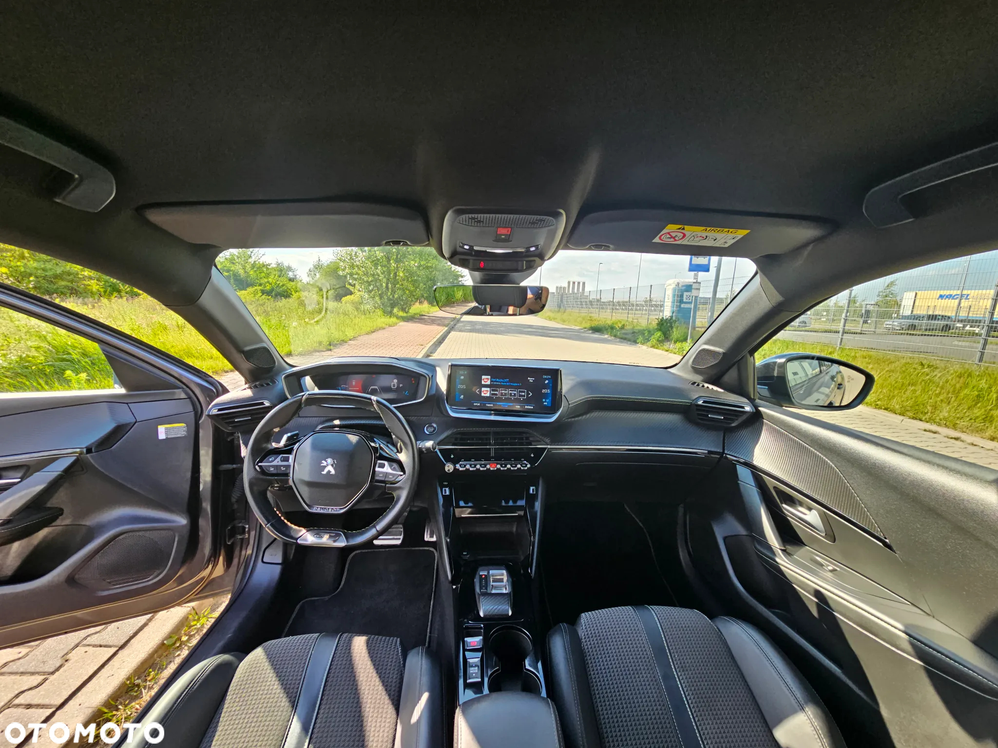 Peugeot 208 PureTech 100 EAT8 GT - 18