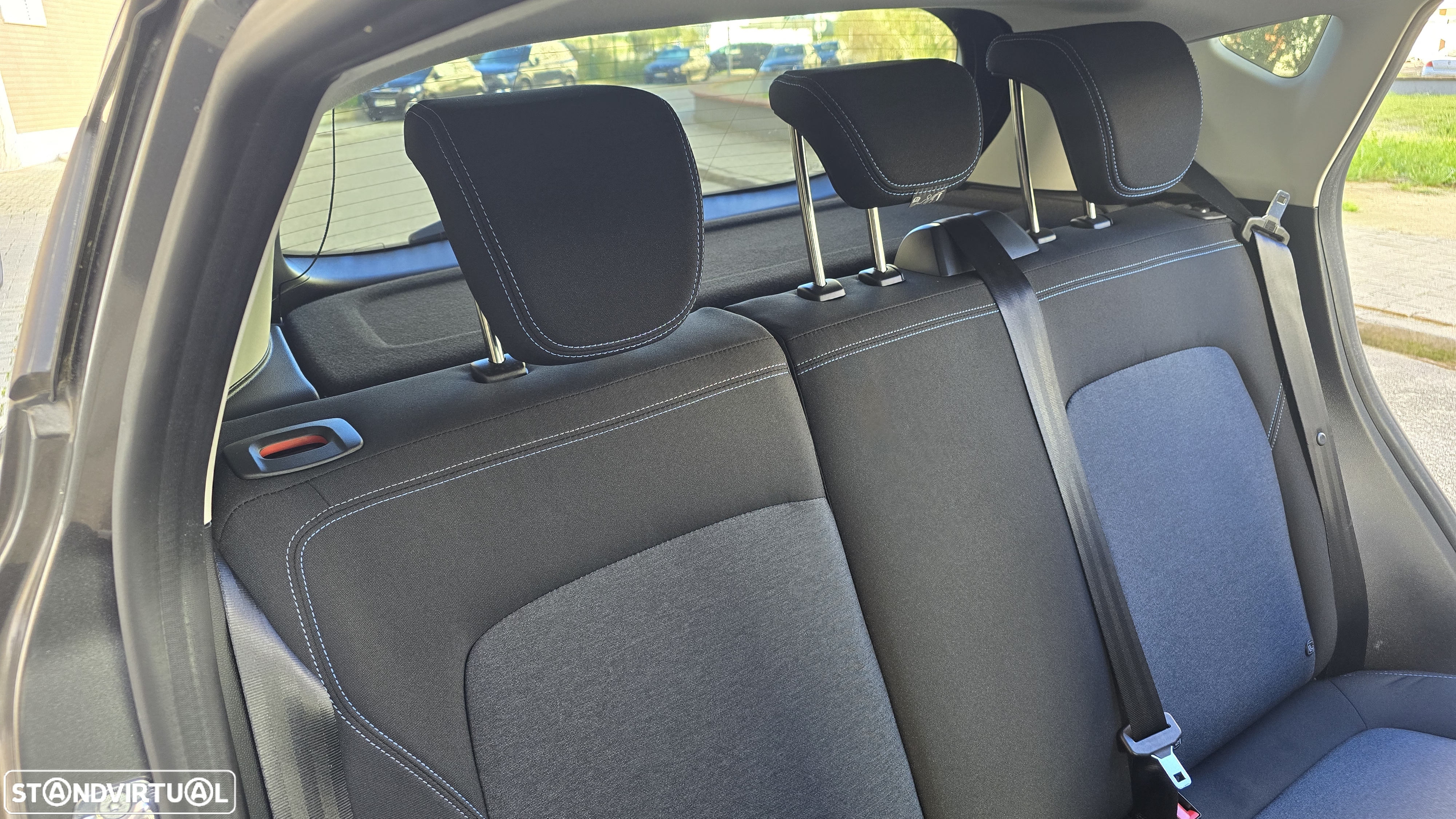 Ford Fiesta 1.0 EcoBoost MHEV Active X - 44