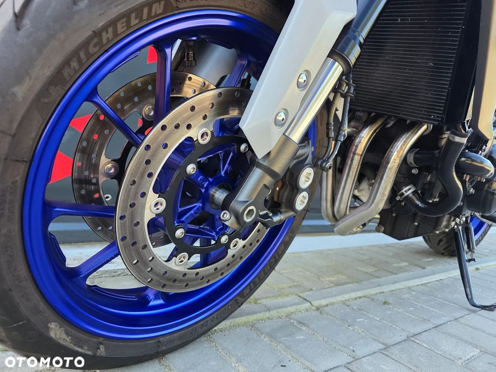 Yamaha MT - 27