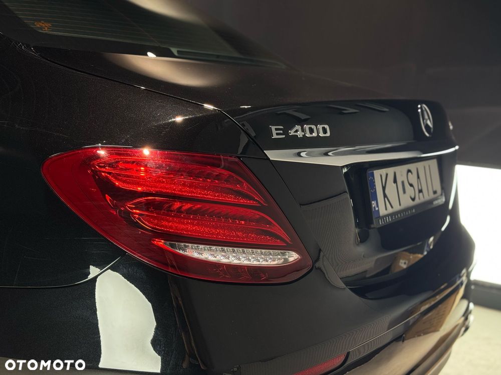 Mercedes-Benz Klasa E 400 4-Matic 9G-TRONIC - 16