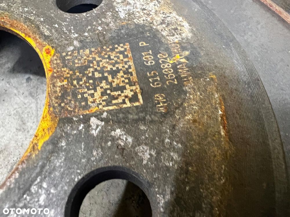 KOMPLET TARCZE ZACISKI KLOCKI HAMULCOWE AUDI A8 D4 - 11